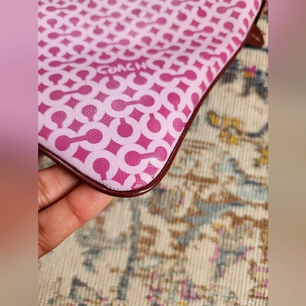 Coach Penelope Op Art Pink Coated Canvas Swingpack Crossbody Bag Handbag Purse - Picture 12 of 16